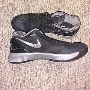 Women's black Nike Flywire